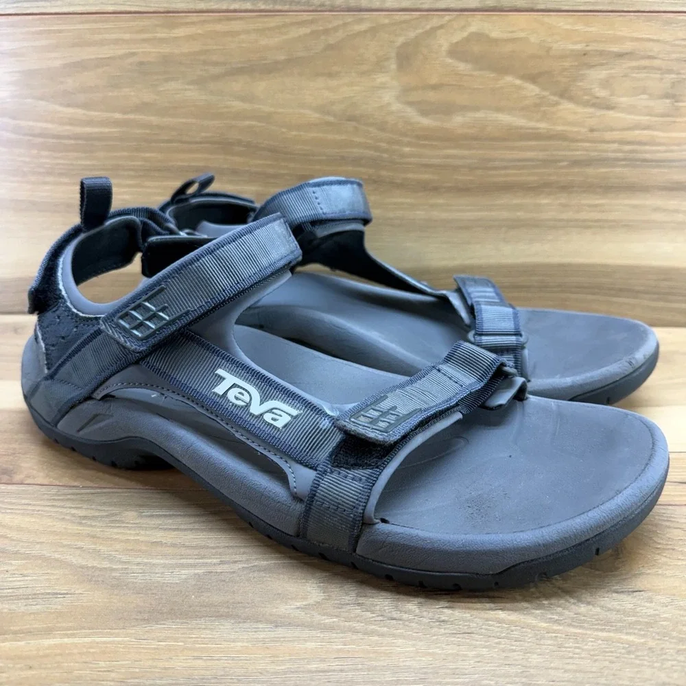 Teva mens size